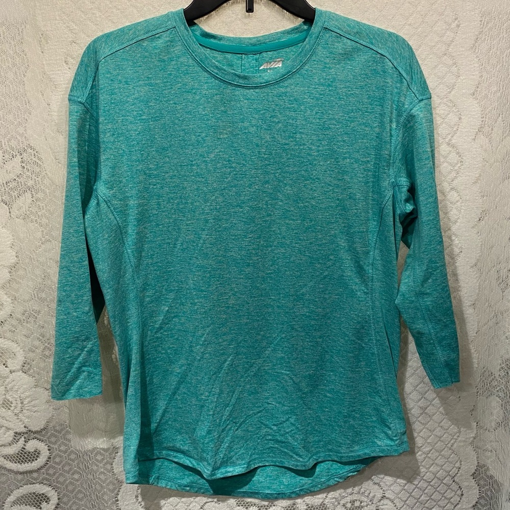 Women’s Avia shirt